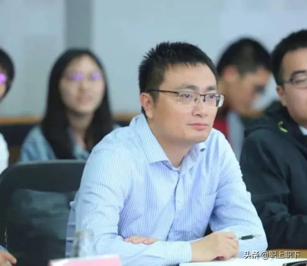 退休组织部长揭秘：干部调整有四种路径，80后90后干部已到关键期