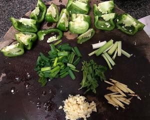 香色味俱全的焖皖鱼块「烹饪小白」「快手菜」的做法 步骤3