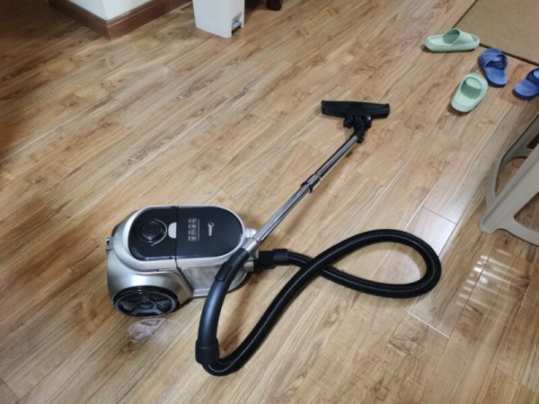 美的(Midea)吸尘器家用C7 有线手持卧式大吸力 多用地毯清洁机大功率吸尘除螨晒单图