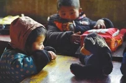 第一期【贫困山区捐衣、捐书地址】，请一起传递，帮助他们！