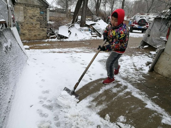打扫积雪.jpg
