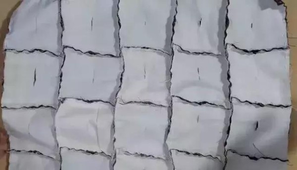 旧衣服改造坐垫，不比买的差哦，附详图教程