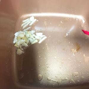 芦笋百合炒虾仁营养健康家常菜的做法 步骤4