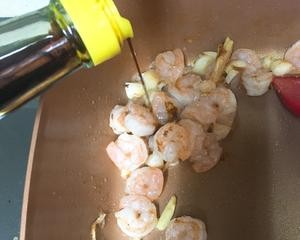 芦笋百合炒虾仁营养健康家常菜的做法 步骤5