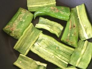 健康低卡家常菜——简易虎皮青椒的做法 步骤3