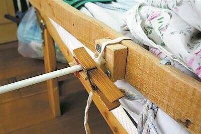 为让痴呆老伴体面生活 女子制作30多样家居护理产品