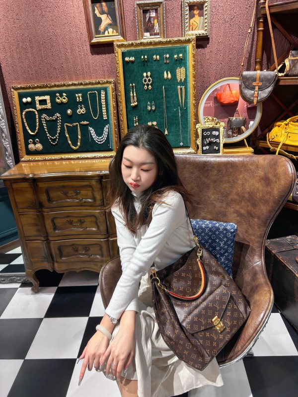 https://img.yuejiaxmz.com/upload/2024/1212/20241212134835_0_o27p670.jpg