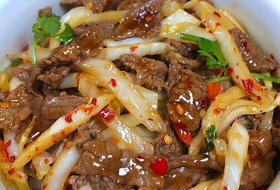 下饭神器又来了,试试这道白菜梗炒牛肉!!