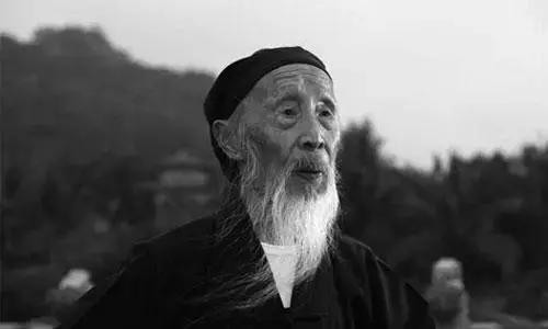 百岁老人谈打坐修行之要诀