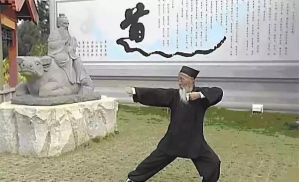 百岁老人谈打坐修行之要诀
