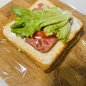 快手早餐三明治的做法 步骤8