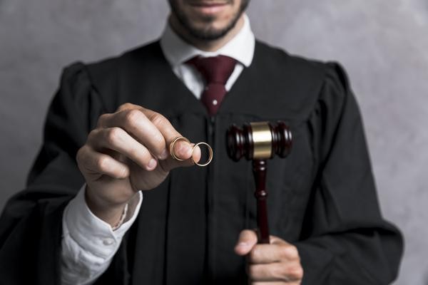 《婚姻家庭简言：幸福生活的秘诀与智慧选择》 图2