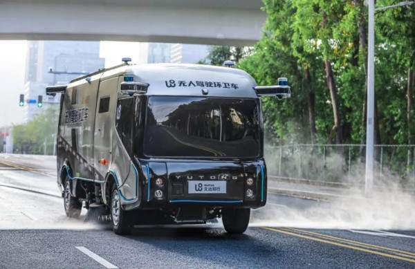 宇通自动驾驶环卫车，解锁环卫作业新未来