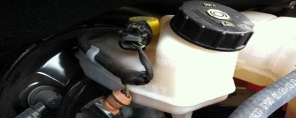 汽车冷冻液多少钱一瓶