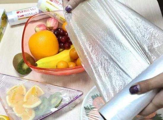 合格的保鲜袋基本不含有害物质，并且能在一定程度上隔绝气体流通和水分流失，有一定的保鲜功能。