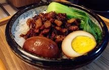 洋葱酥卤肉饭