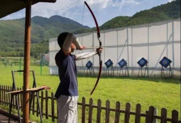 最美黄山途居露营——房车里的慢生活旅行体验-有驾