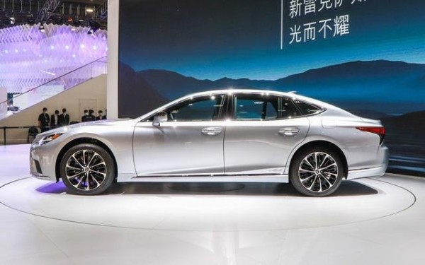 雷克萨斯LS外观设计凌厉，内在动力柔和，官方指导价81.1万