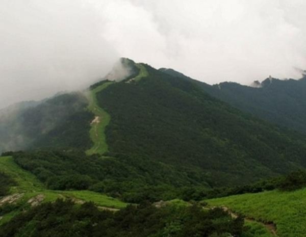 国内最适合“自驾游”的城市，风景十分优美，消费水平还很低