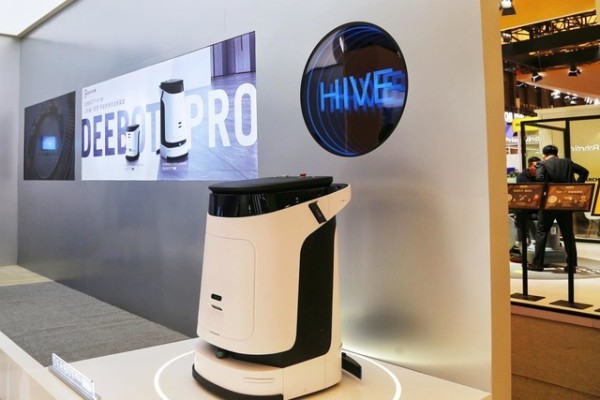 AWE2023现场直击：品牌实力加码 科沃斯全场景服务机器人解锁智慧清洁生活