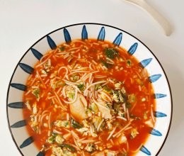 #素食主义#减脂期的晚餐～茄汁碎碎鸡蛋面的做法