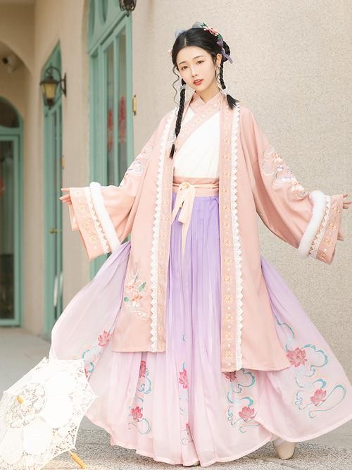 旧衣服改造汉服古风图,用旧衣服做古风的汉服