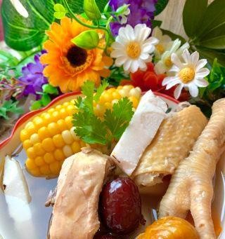 椰子煲老鸡的营养与做法（从食材选择到烹饪技巧，一步步教你如何做出美味的椰子煲老鸡）