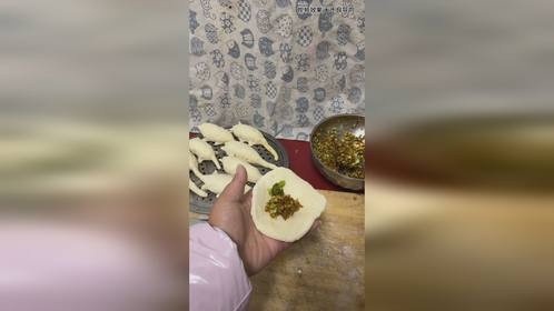 昨天冬至包了个不一样的饺子，昨天没发怕你们打我