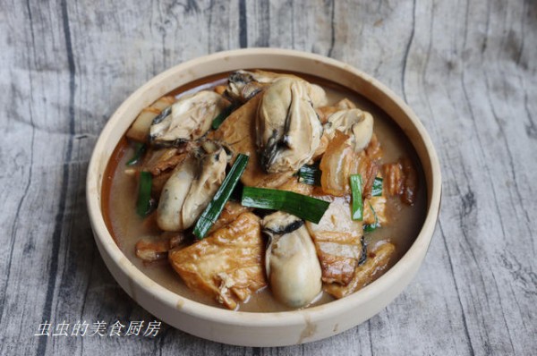 豪气冲天:生蚝焖豆腐的做法