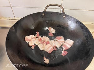 豪气冲天:生蚝焖豆腐的做法 步骤4