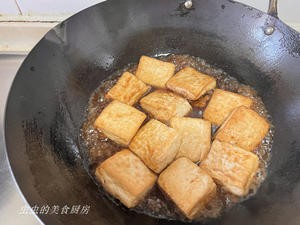 豪气冲天:生蚝焖豆腐的做法 步骤6