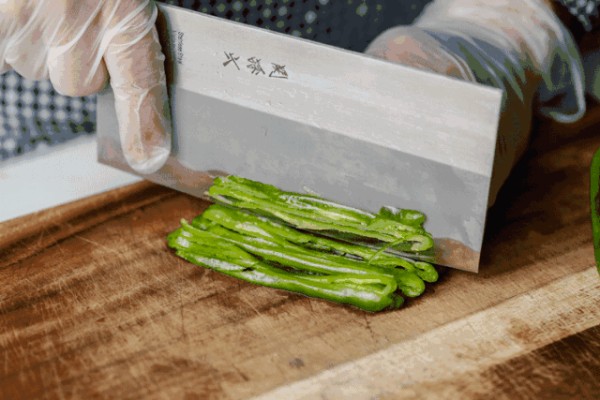 纳尼？日本人用这个磨刀？10秒削铁如泥！