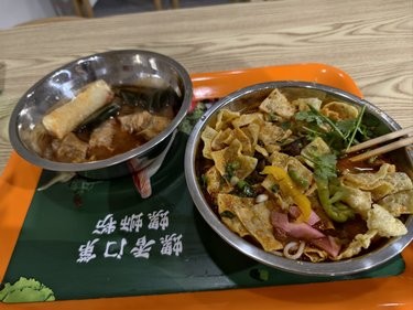 新开的螺蛳粉店