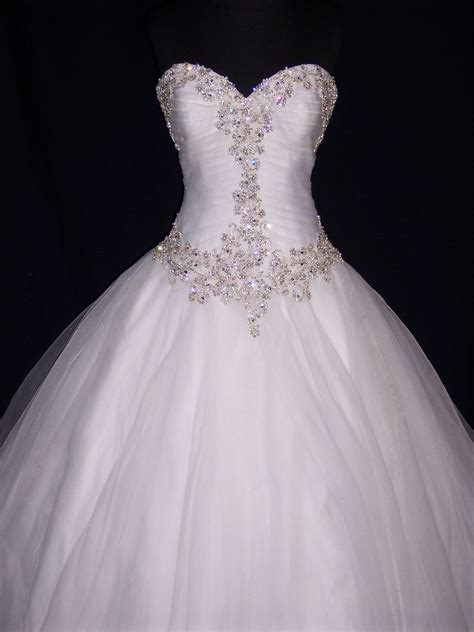 Consignment wedding dresses