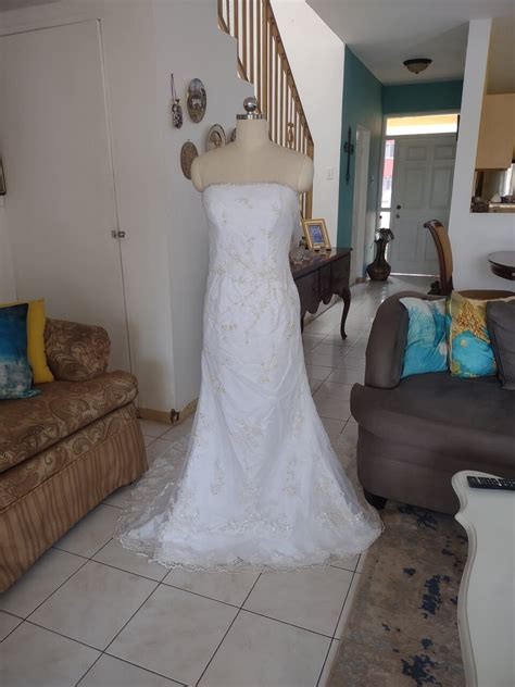 Free used wedding dress