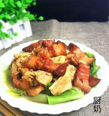 美味可口的鲜虾腐竹焖白菜（白菜+虾=健康又美味/家常烹饪必备的一道佳肴）