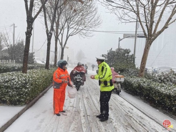 普降暴雪!槐荫迅速做好各类保障措施