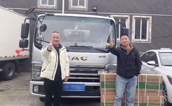 江淮1卡帅铃护航南通水产大王的致富路