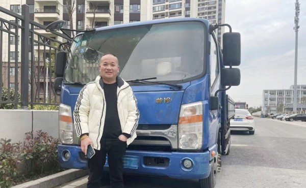 江淮1卡帅铃护航南通水产大王的致富路
