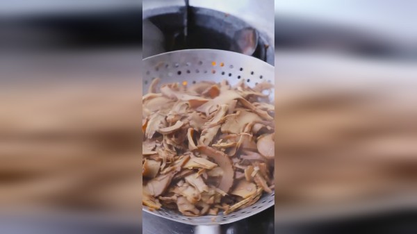 特色美食炒烟笋