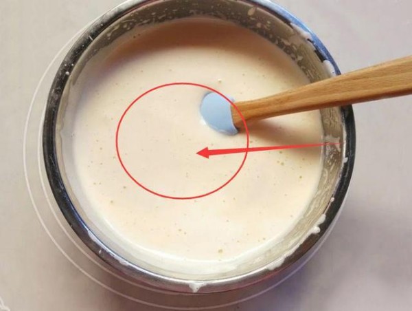 厨房到处都是油垢？教你3个方法“自制”清洁剂，去油去渍还杀菌