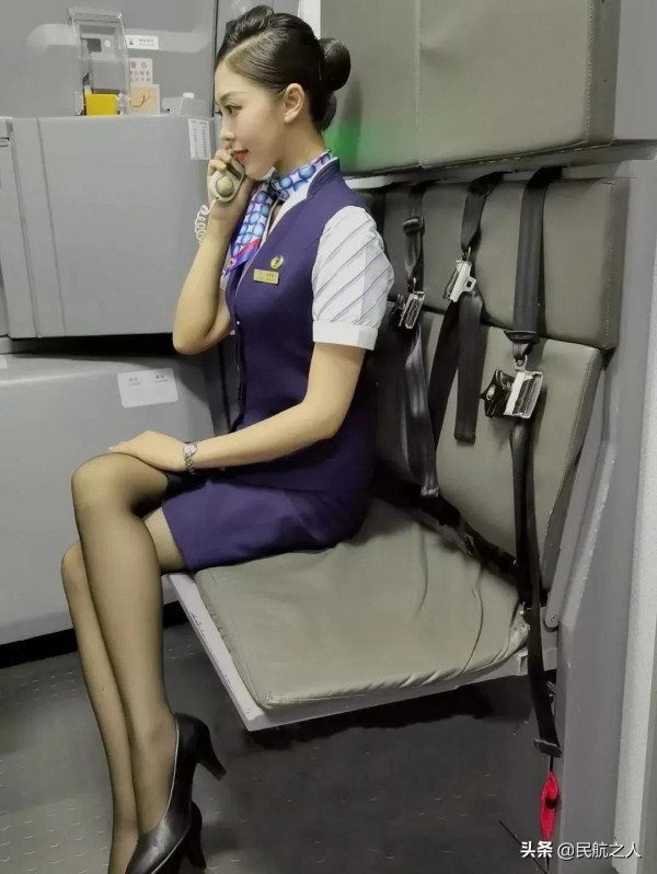 飞机应急出口座位你能坐吗？空姐的判断标准是什么？答案来了