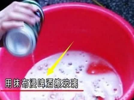 头次见有人这样清洗窗户，太实用了，难怪我家清洁不干净