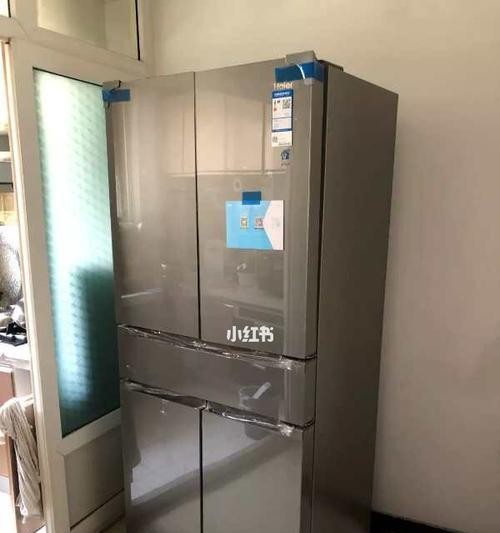 解决冰箱占地问题的实用方法（如何最大限度地利用有限空间存放冰箱及） 第1张