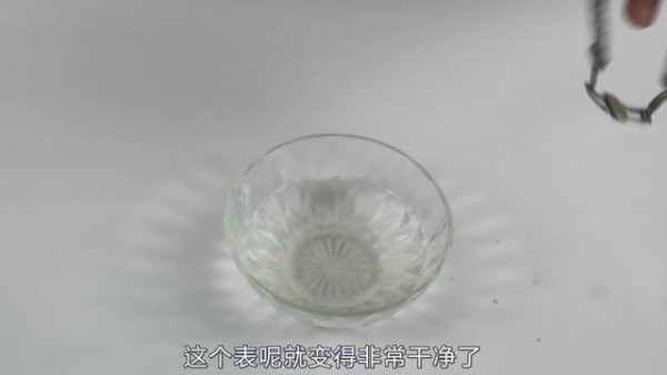 清洗手表有窍门，学会这招，手表立马光亮如新，省心省时