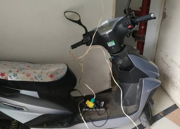 终于搞明白了，电动车“每天充”和“用完充”，哪一个更伤电池？-有驾