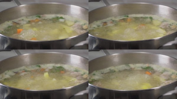 煮着美味的汤。烹饪食品的配方和传统菜肴的烹饪方法。国产健康食品。慢动作