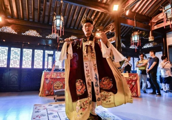 贴金法事反馈|祭拜祖先的传统方法让信徒深感心灵宁静