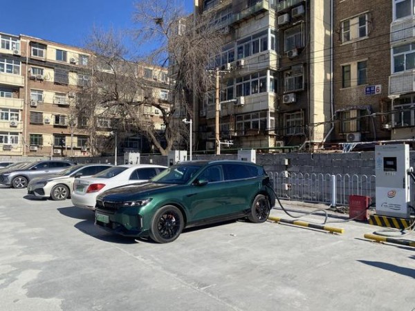 新能源电车错误的“充电方式”，来看看你占了几样？真的很毁车-有驾