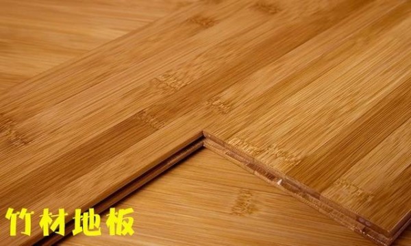 地板保养学问大，正确保养能提高地板使用寿命，很多人都做错了！